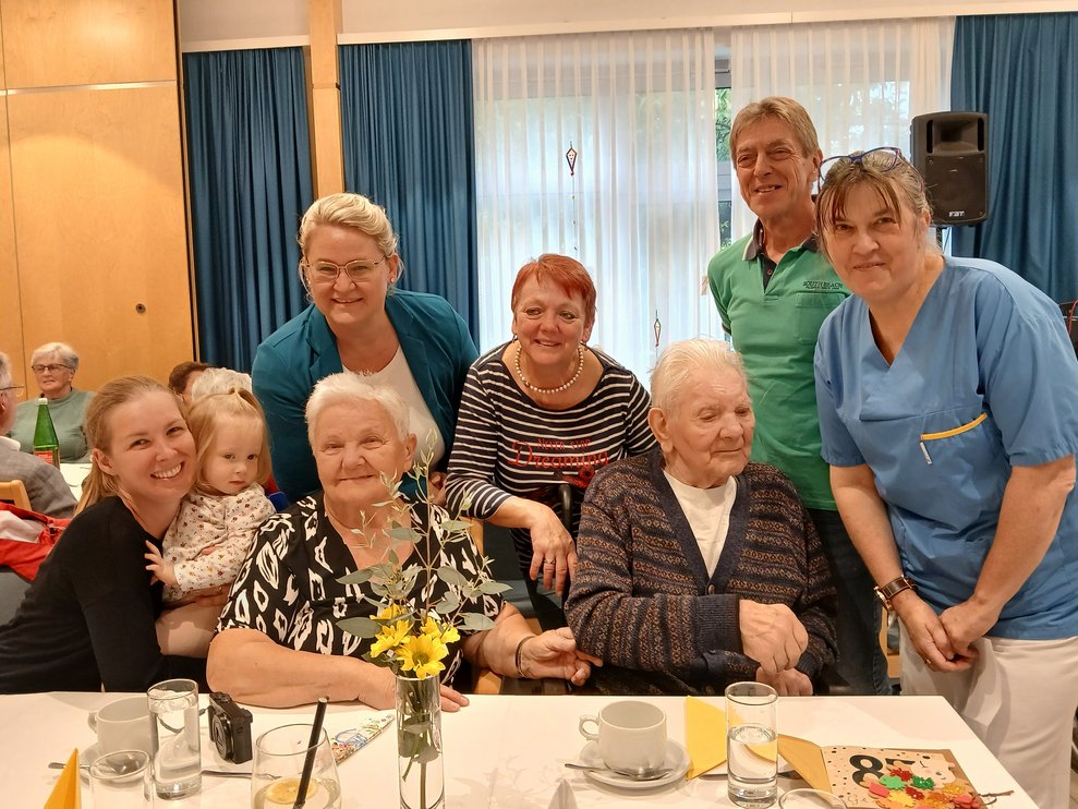 Jubilar mit Gratulanten