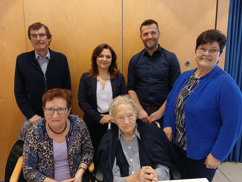 Jubilar/in mit Gratulanten