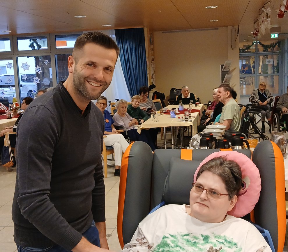 Jubilarin mit Gratulant