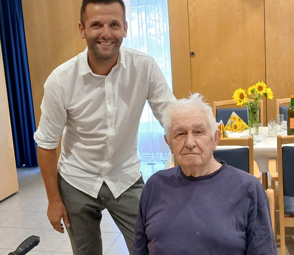Jubilar mit Gratulanten