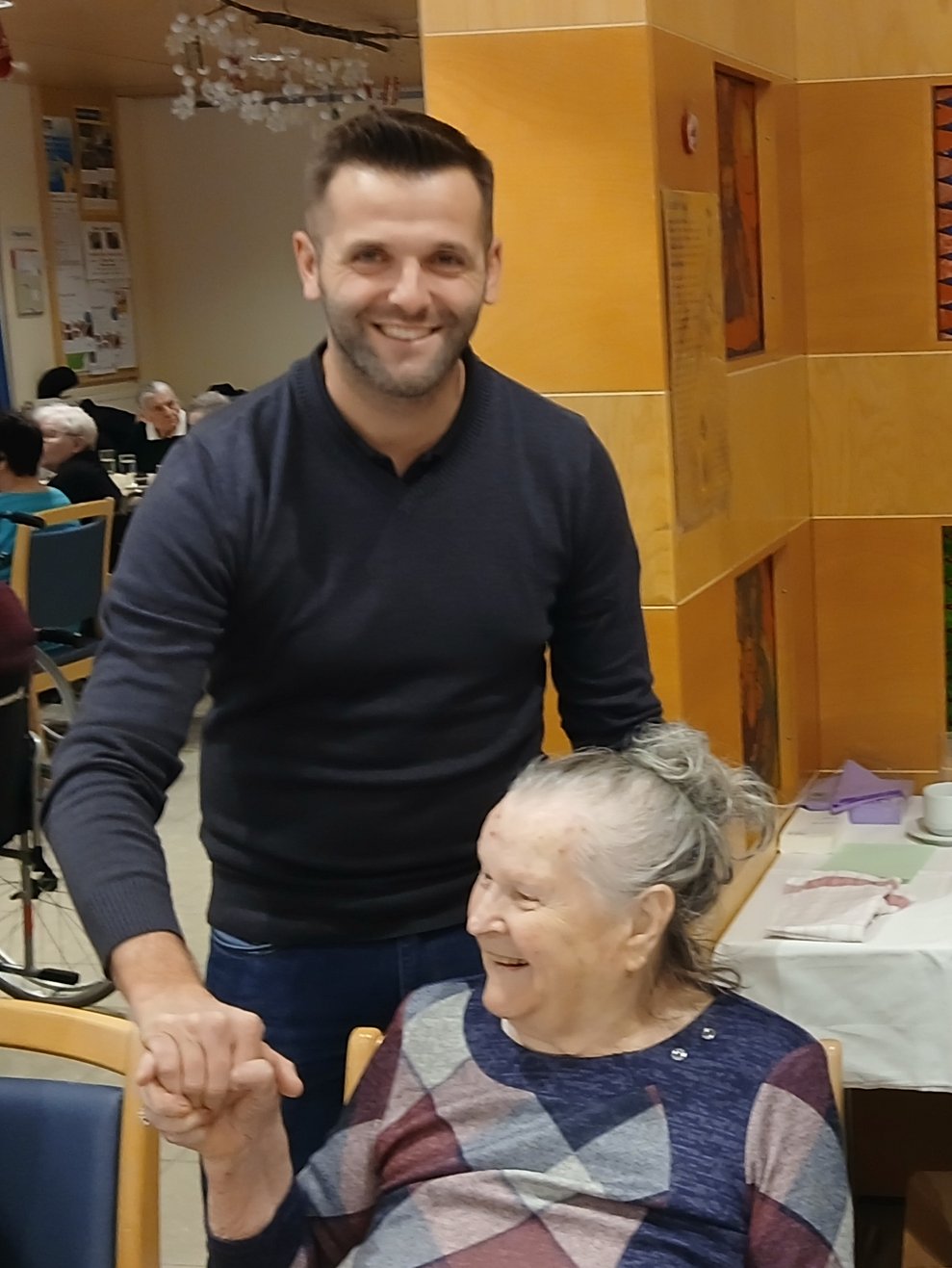 Jubilarin mit Gratulant