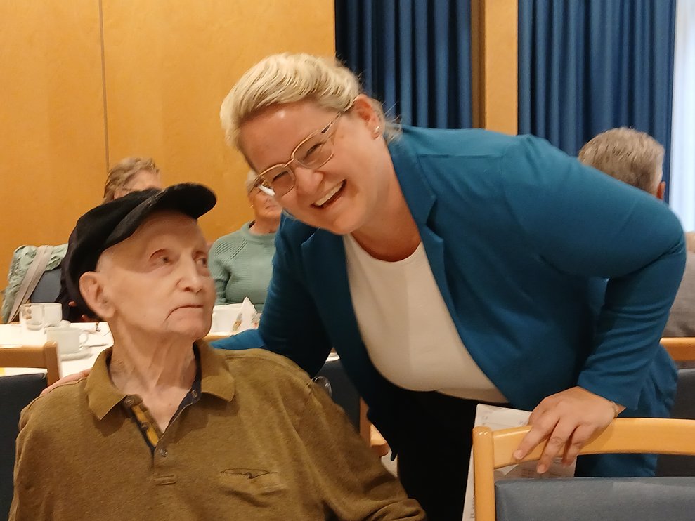 Jubilar mit Gratulanten